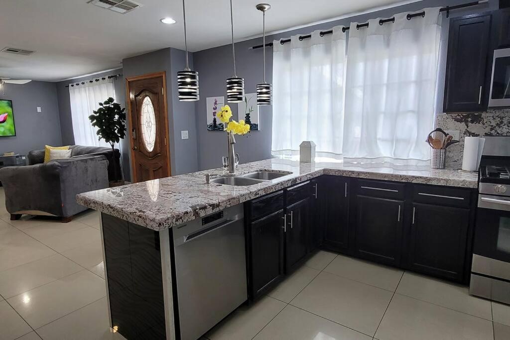 K - Fully Remodeled And Professionally Decorated Лас-Вегас Экстерьер фото